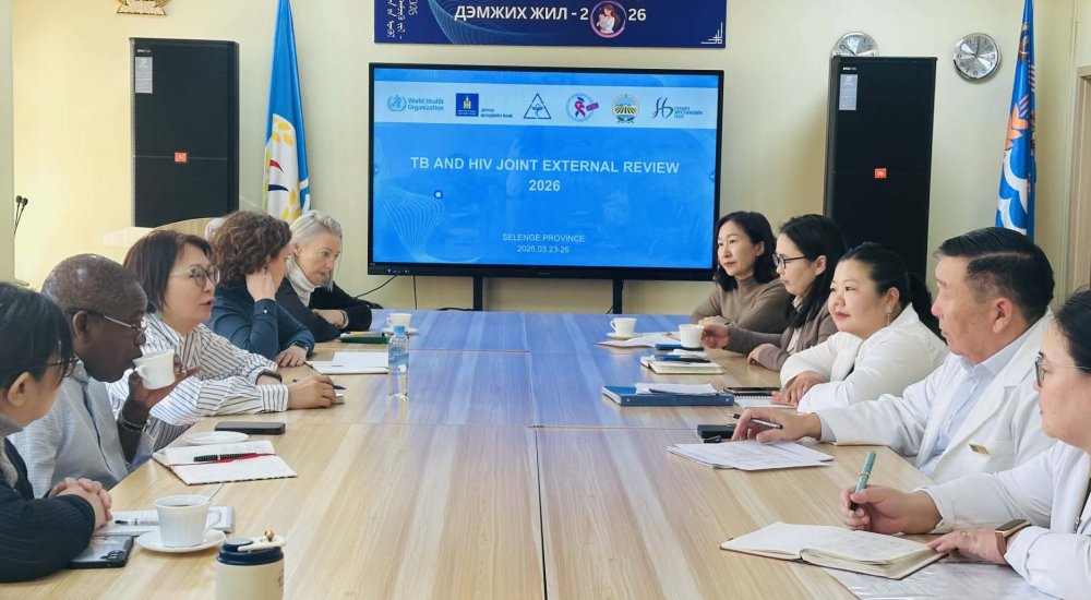 ДОХ болон Сүрьеэгийн хөтөлбөрийн олон улсын үнэлгээний баг Сэлэнгэ аймгийн Эрүүл мэндийн газар дээр ажиллаж байна. 