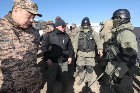 Зэвсэгт хүчний Ерөнхий командлагч Х.Баттулга байлдааны буудлагатай хээрийн сургуулилтын явцтай танилцлаа