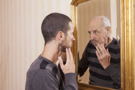 Хүн яагаад зөнөдөг вэ?