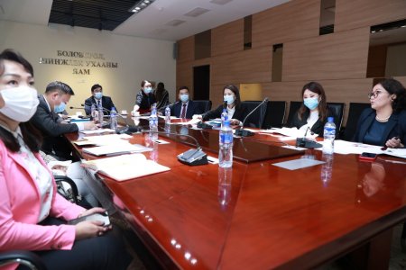 “БАГА НАСНЫ ХҮҮХДИЙН ЦОГЦ ХӨГЖЛИЙГ ДЭМЖИХ ХӨТӨЛБӨР