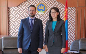 БНКУ-ын элчин сайдыг хүлээн авч уулзлаа