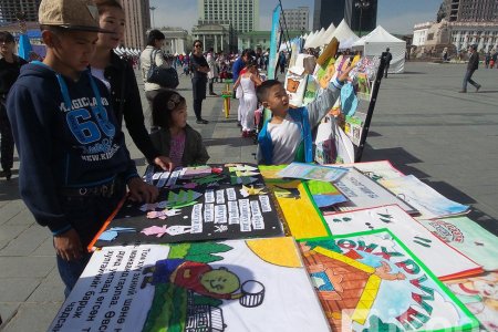 Сүхбаатарын талбайд номын баяр эхэллээ