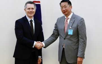 АВСТРАЛИ УЛСААС АНГЛИ ХЭЛНИЙ САЙН ДУРЫН БАГШ НАРЫГ АЖИЛЛУУЛНА