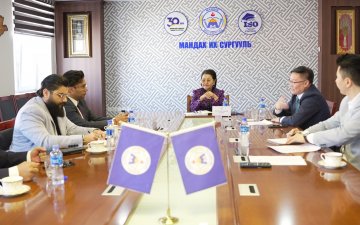 БНЭУ - ЫН ЛОВЛИ ПРОФЕШНЛ ИХ СУРГУУЛИЙН ТӨЛӨӨЛӨГЧИД  МАНДАХ ИХ СУРГУУЛЬД АЙЛЧИЛЛАА