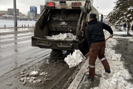 Авто замд 2.5 тонн давс, 12 тонн бодис цацаад байна