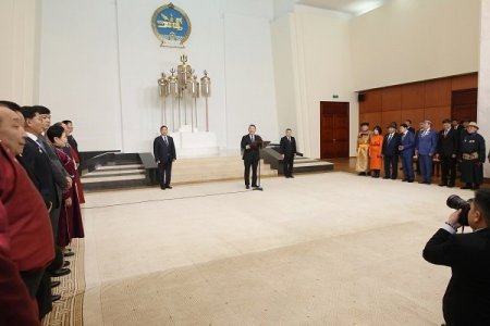 Ардчилсан хувьсгалын 30 жилийн ойг тохиолдуулан Монгол Улсын Ерөнхийлөгч зарлиг гаргаж, Монгол Улсын гавьяат цол олголоо