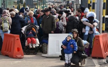 НҮБ: Украинаас дүрвэсэн хүний тоо 5 саяд хүрлээ
