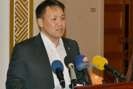 Н.Номтойбаяр:  Ерөнхий сайд тухайн ААН-ээс 500 сая төгрөгийг бэлнээр авсан