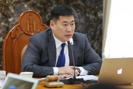 ЕРӨНХИЙ САЙД Л.ОЮУН-ЭРДЭНЭ ҮЕ ҮЕИЙН ЕРӨНХИЙ САЙД НАРЫГ ХҮЛЭЭН АВЧ УУЛЗАНА