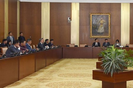 Хуульд нэмэлт, өөрчлөлт оруулах тухай хуулийн төслийг хэлэлцэв