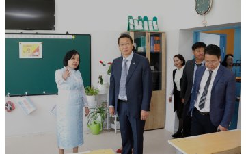 ААВЫНХАА АЖИЛЛАЖ БАЙСАН СУРГУУЛИЙГ ҮР ХҮҮХДҮҮД НЬ 1.5 ТЭРБУМ ТӨГРӨГӨӨР ЗАСВАРЛАЛАА