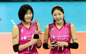 БНСУ-ын волейболын үндэсний шигшээ багаас Ли Жэ Ён, Ли Да Ён нарыг хаслаа