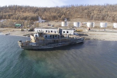 Бичлэг:“Сүхбаатар” хөлөг онгоцыг татан гаргах ажиллагаа