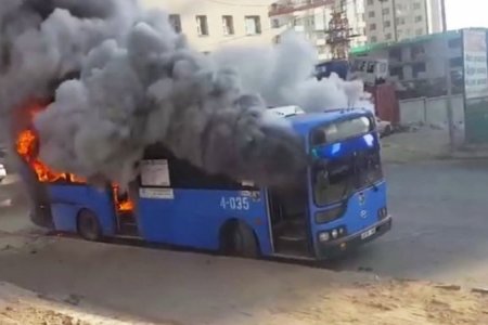 Дахин нэг нийтийн тээврийн автобус шатжээ