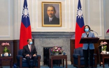 АНУ-ын төрийн департаментын доод танхимын таван гишүүн Тайваньд айлчлал хийж байна