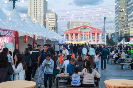 Сүхбаатарын талбайд “UB Food festival 2023” болж байна