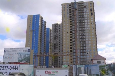 Захиргааны хэргийн шүүх дээр ихээхэн хэмжээний мөнгөний асуудал болоод эрх мэдэлтэй хүмүүстэй холбоотой хэрэг явдал  шийдвэрлэгдэлгүй уддаг асуудал гаарсаар байгааг гишүүд шүүмжиллээ