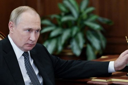 ОХУ-ын Ерөнхийлөгч В.Путин харилцан гал зогсоох яриа хэлэлцээг ихэд сонирхож байна гэж Нью-Йорк Таймс сонинд нийтэлжээ