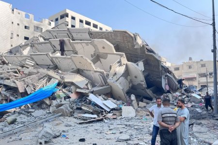 Израилын арми газын зурвасыг хэдэн талаас нь бүсэлж хоол, хүнс, шатахууны хангамжийг тасалжээ