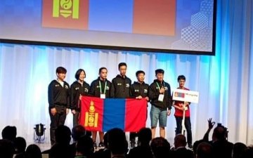 МАТЕМАТИКИЙН ОЛОН УЛСЫН 64 ДЭХ ОЛИМПИАДААС МОНГОЛЫН СУРАГЧ АЛТАН МЕДАЛЬ ХҮРТЛЭЭ. 