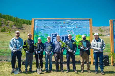 “Банкны ажилтны өдөр”-ийг угтан банкууд Богд ууланд банкируудын төгөл байгууллаа