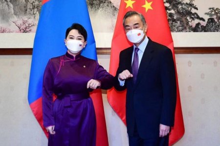 Гадаад харилцааны сайд Б.Батцэцэг БНХАУ-ын Гадаад хэргийн сайд Ван И-тэй уулзжээ