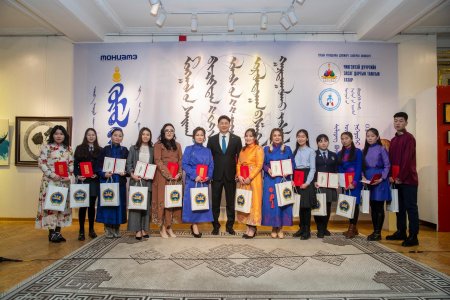 Дөрвөн сурагчид МУИС, МУБИС-д дөрвөн жил үнэ төлбөргүй суралцах эрх олголоо