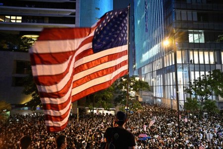 АНУ-ын ерөнхийлөгч Доналд Трамп Хонконгийн ардчиллыг хамгаалах хууль баталлаа