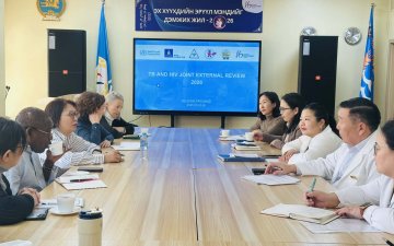 ДОХ болон Сүрьеэгийн хөтөлбөрийн олон улсын үнэлгээний баг Сэлэнгэ аймгийн Эрүүл мэндийн газар дээр ажиллаж байна. 