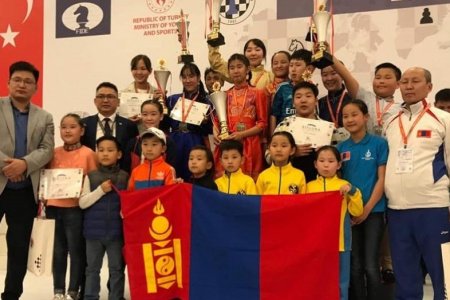 Өсвөрийн шатарчид ДАШТ-ээс долоон медальтай ирлээ