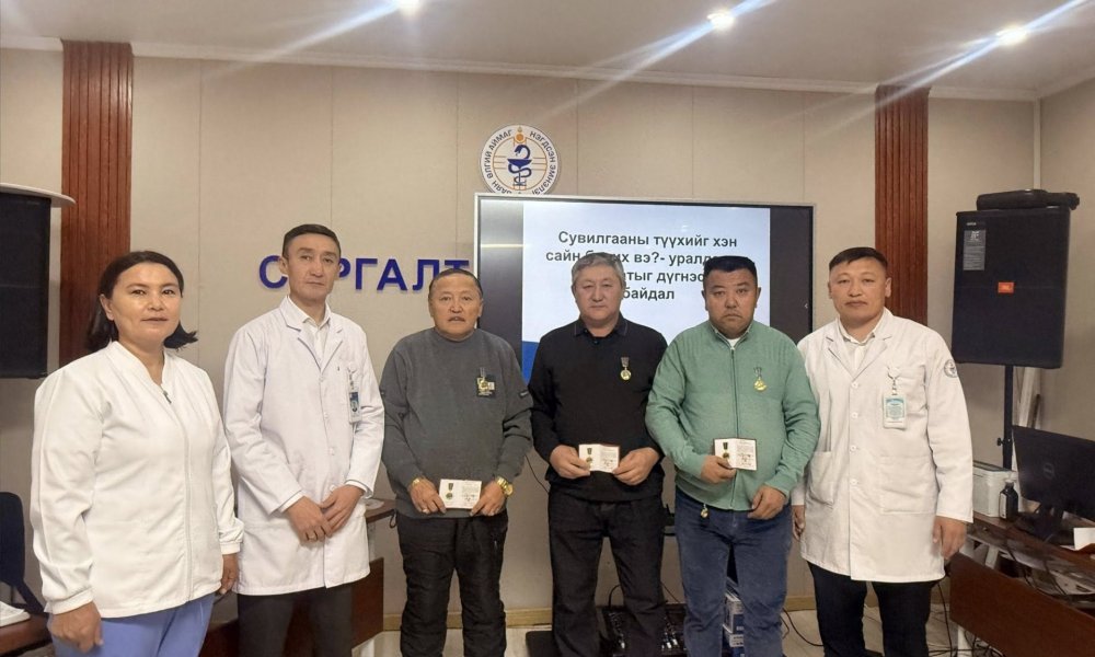 Авто тээврийн 100 жилийн ойн медаль гардуулав