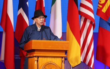 Олон Улсын Монголч эрдэмтний 12 дугаар их хуралд Улсын Их Хурлын гишүүн, Боловсрол, шинжлэх ухааны сайд, Монгол судлалын үндэсний зөвлөлийн дарга Л.Энх-Амгалангийн хэлсэн үг