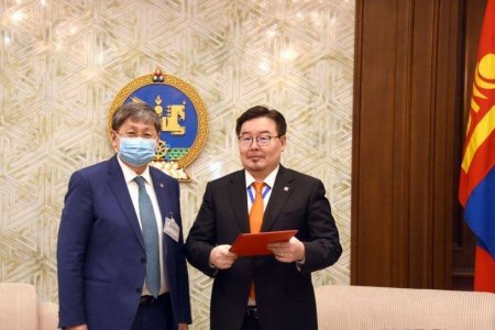 УИХ-ын даргад Сангийн сайд хуулийн төсөл өргөн барив