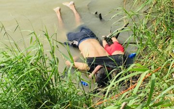 ЦАГААЧИД АНУ РУУ ХУУЛЬ БУСААР НЭВТРЭХДЭЭ АЮУЛТАЙ ЗАМ СОНГОЖ,  АМЬ ЭРСДЭХ НЬ НЭМЭГДСЭЭР БАЙНА