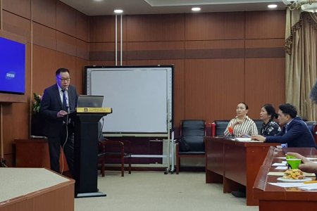 НООЛУУРЫН САЛБАРЫН ХУУЛЬ, ЭРХЗҮЙН ОРЧНЫГ САЙЖРУУЛАХААР ХИЙГДЭЖ БУЙ БОДЛОГЫН БАРИМТ БИЧГИЙГ ХЭЛЭЛЦҮҮЛЛЭЭ.