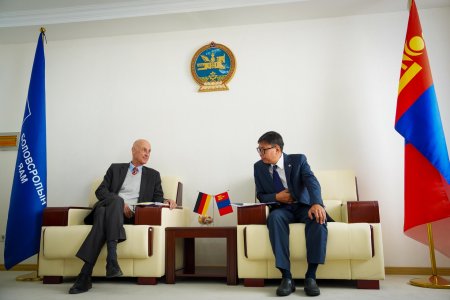 Боловсролын сайд Холбооны Бүгд Найрамдах Герман Улсаас Монгол Улсад суугаа Онц бөгөөд Бүрэн эрхт Элчин сайдыг хүлээн авч уулзлаа