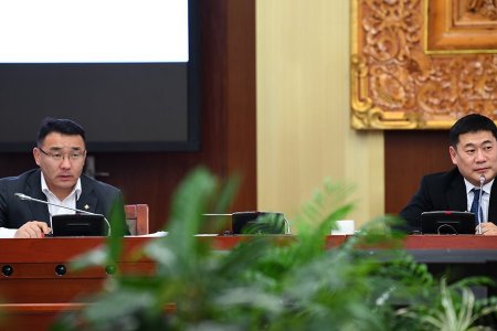 Д.Сумъяабазар: Түгжрэлийн эсрэг төрийн албаныхан манлайлал үзүүлэх хэрэгтэй байна