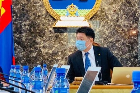 У.Хүрэлсүх: Цаасан мөнгө хэвлэж тараах нь улсаа хорлохтой адил