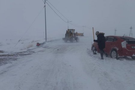 Цасанд боогдсон 37 иргэнийг аварчээ