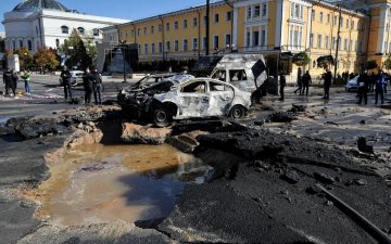 ОХУ-ын зэвсэгт хүчин Украины нийслэл Киев, Львов хотууд руу пуужин харважээ
