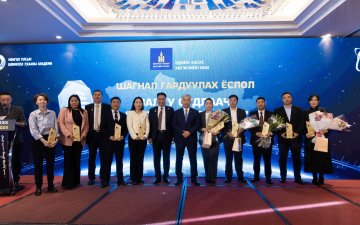 “Шинжлэх ухааны ажилтны өдөр”-ийг тохиолдуулан судлаач, эрдэмтдэд шагнал гардууллаа