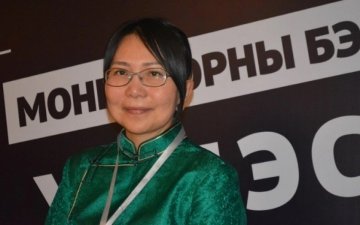 Ц.Энх-Амгалан: Малчин эмэгтэйчүүд нэг өдөрт 36 цагийн ажлыг амжуулж байна