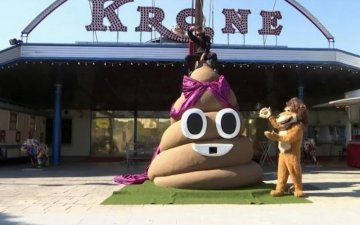 ХБНГУ-ын Мюнхен хотын Кроне цирк арслангуудынхаа ялгадасыг зарж эхэлжээ