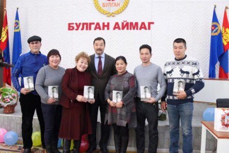 УИХ-ын гишүүн Ж.Бат-Эрдэнийн “Түүхээ сөхвөл” номын нээлт боллоо