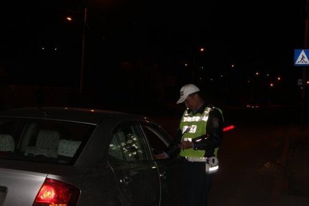 Согтуугаар тээврийн хэрэгсэл жолоодсон 81 жолоочийг илрүүлэн хариуцлага тооцлоо