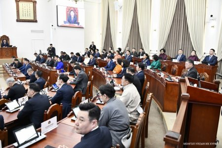 УИХ-ын 2026 оны хаврын чуулганы хаалтын өдөр 140 орчим хуулийн төслийг нэг дор бөөндөж баталлаа 