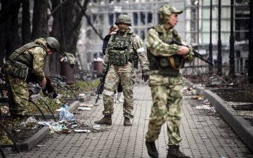 Оросын цэргүүд Украины армийн чөлөөлсөн бүс нутагт энгийн иргэдийг эрүүдэн шүүж байсан талаар баримт ил болжээ
