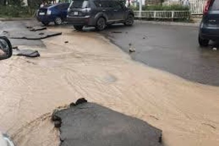 Ус зайлуулах шугамын стандарт байдаггүйгээс болж шинээр барьсан замууд борооны усанд амархан эвдэрч байна