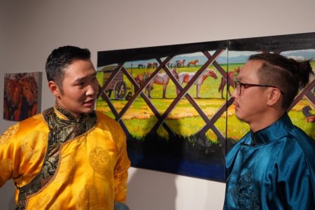 УРАН ЗУРГИЙН ҮЗЭСГЭЛЭН КАНБЕРРА ХОТОД НЭЭГДЭВ