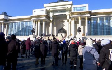Иргэд үзэл бодлоо тайван замаар илэрхийлэх бүрэн эрхтэй